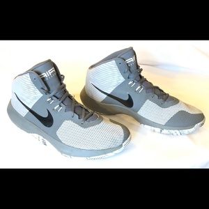 Men’s NIKE Air Precision Basketball Shoe